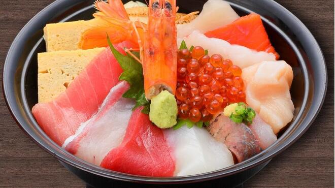すしざんまい - 料理写真:海鮮ちらし丼〈大名椀付き〉