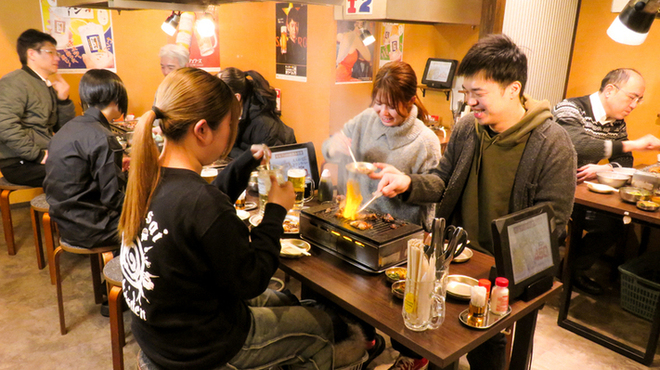 焼肉 ホルモンセンター - メイン写真: