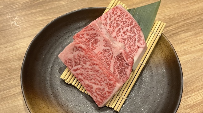 黒毛和牛焼肉 にくじろう - メイン写真: