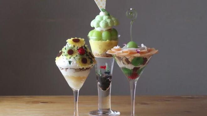 夜パフェ専門店 Parfaiteria beL - メイン写真: