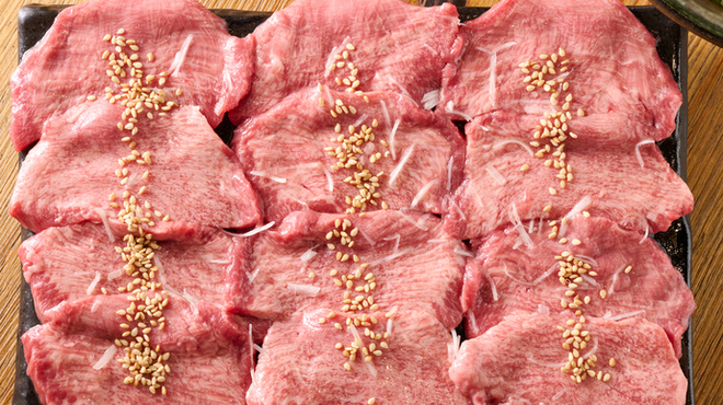 ホルモン焼肉 はやぶさ - メイン写真: