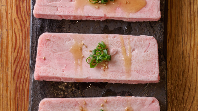 ホルモン焼肉 はやぶさ - メイン写真: