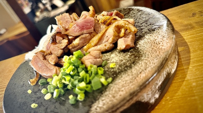 大衆肉酒場 ししまる - メイン写真: