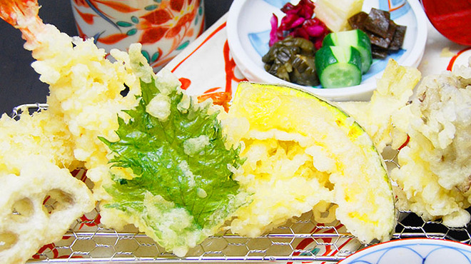 治兵衛 - 料理写真:（ランチ）天ぷら御膳★★1700円★★◎揚げたて天ぷらをどうぞ◎