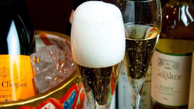 辿 - 料理写真:シャンパン各種