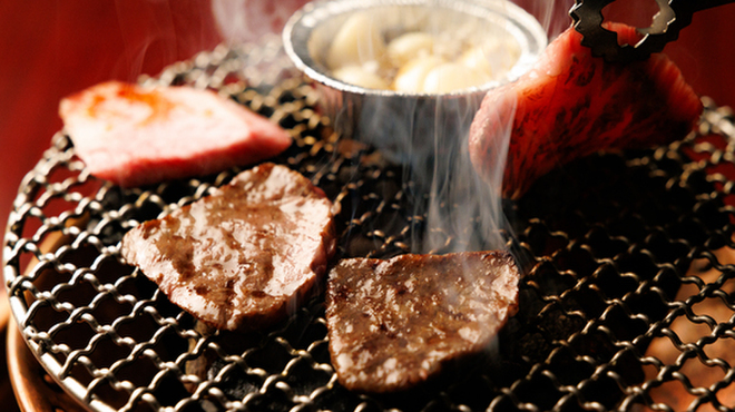 炭火焼肉 新宿 柳苑 - メイン写真: