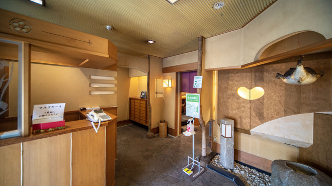 博多 今池本店 - 内観写真:玄関入り口