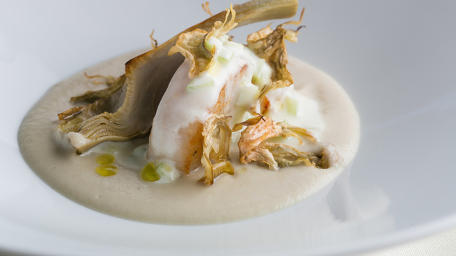 エノテーカ ピンキオーリ - 料理写真:帆立貝とアーティーチョーク ヨーグルトのソース