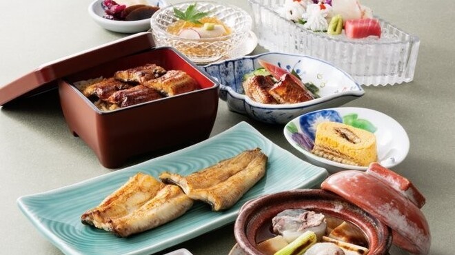 美濃吉 烏丸四条店 - メイン写真: