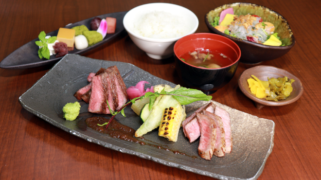 神戸牛 八坐和 阪急三宮店 - メイン写真: