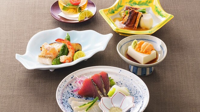 日本料理 大和屋さんげん 大阪梅田ヒルトンプラザ・ウエスト店 - メイン写真: