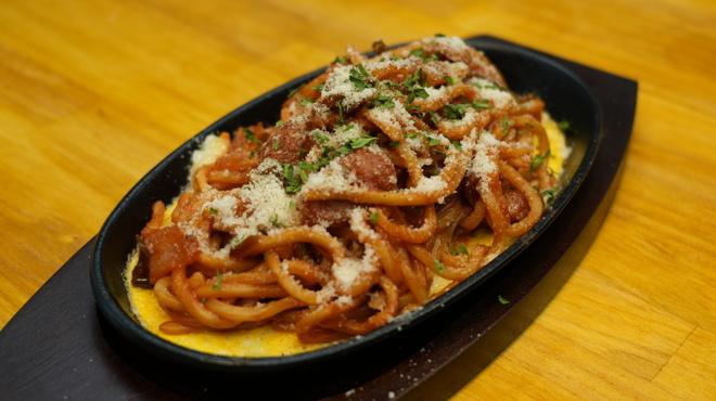 大衆イタリアンかね子 - 料理写真:オリジナル　鉄板ナポリタン