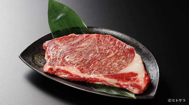 焼肉銀山和牛 - 料理写真:極上ロース300g満足焼（スタッフが丁寧に焼き上げます）