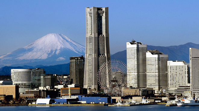フローラ - 外観写真:みなとみらいのシンボル「横浜ランドマークタワー」のホテルです