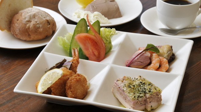 サンクス ア ロット - 料理写真:プレートランチ