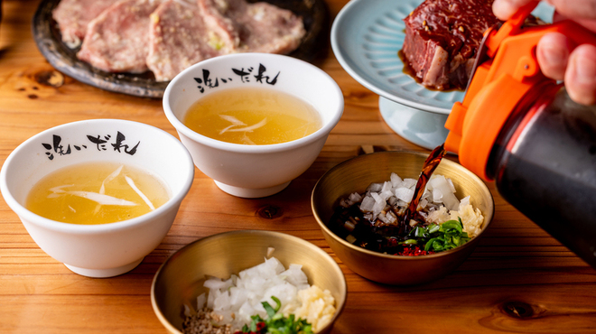 黒毛和牛ホルモン大衆焼肉しんすけ - メイン写真: