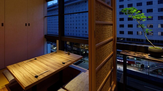 赤坂 ざんまい - 内観写真:夜景の見える個室