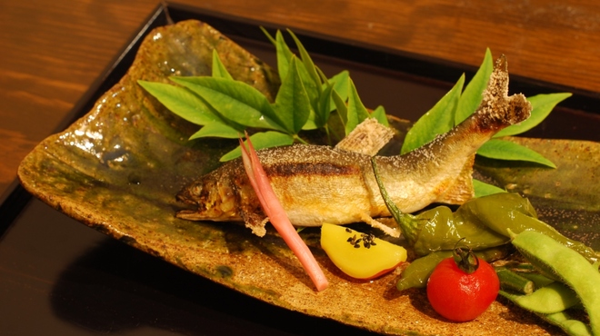 葉歩花庭 - 料理写真:天然鮎塩焼