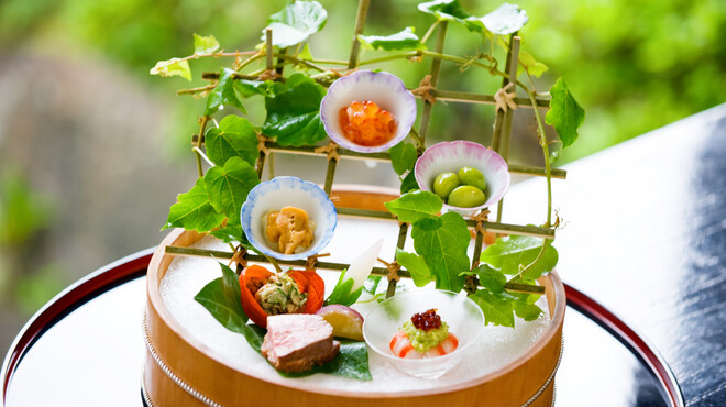 六盛 - 料理写真:会席　七月の前菜　一例　朝顔