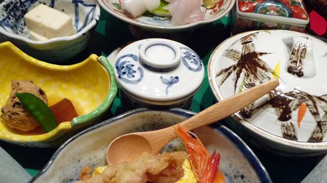 和食 ステーキ よひら - 料理写真:お昼のコース”しおん”。器が素敵です！