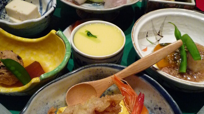 和食 ステーキ よひら - 料理写真:器の蓋を取るとこんな感じ☆