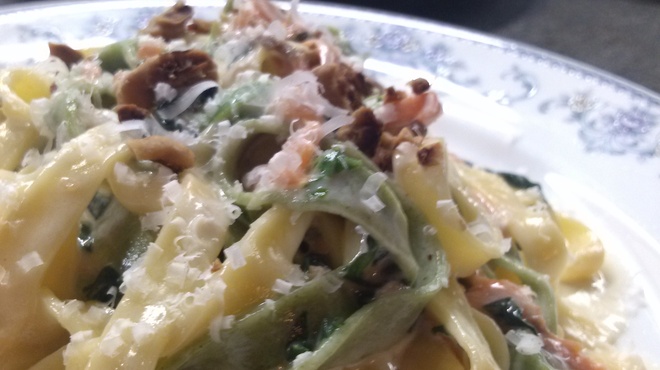 タンタ ローバ - 料理写真:手打ちパスタ「タリアテッレ」サーモンのクリームソース