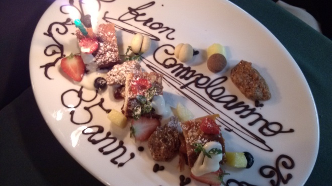 タンタ ローバ - 料理写真:お誕生日プレートのデザート盛り合わせ