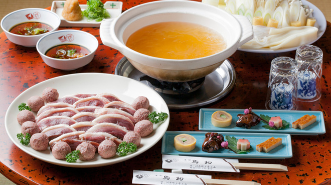 本家鳥初 - 料理写真:鴨鍋コース。１１月から３月までの期間限定です。