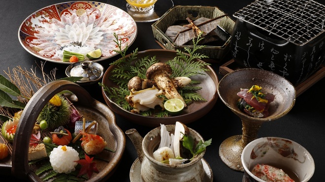 下関 春帆楼 - 料理写真:ふぐ薄造り付季節会席