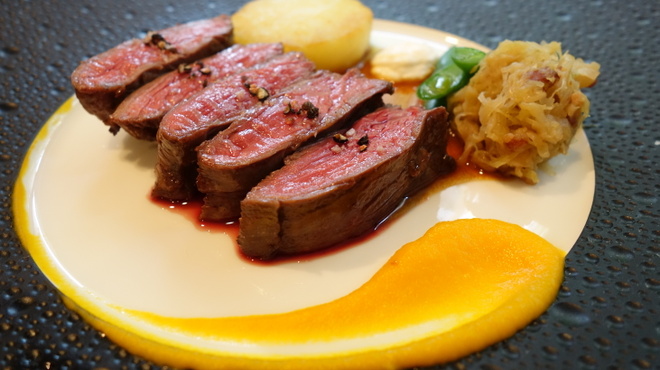エマーブル - 料理写真:ハラミステーキ