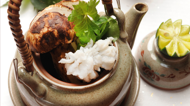Totoya Kazu - 料理写真:鱧と松茸の土瓶蒸し