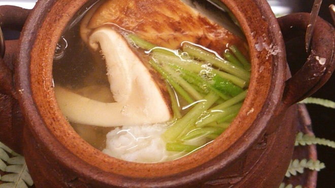 露庵 菊乃井 - 料理写真:松茸と鱧の土瓶蒸し