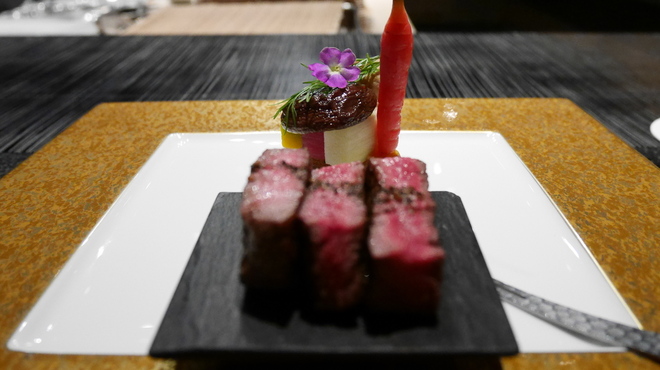 星のや 京都 ダイニング - 料理写真:強肴　牛フィレ炭焼き