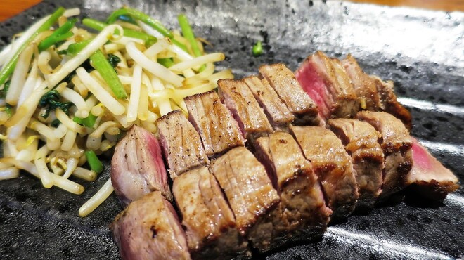 築地鉄板焼 Kurosawa - 料理写真:岩手県産江刺牛もも肉