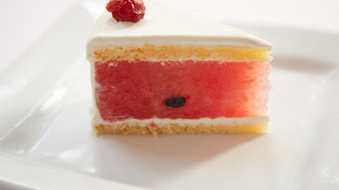 ヌキテパ - 料理写真:シェフがこよなく愛するスイカはヌキテパ流のショートケーキに