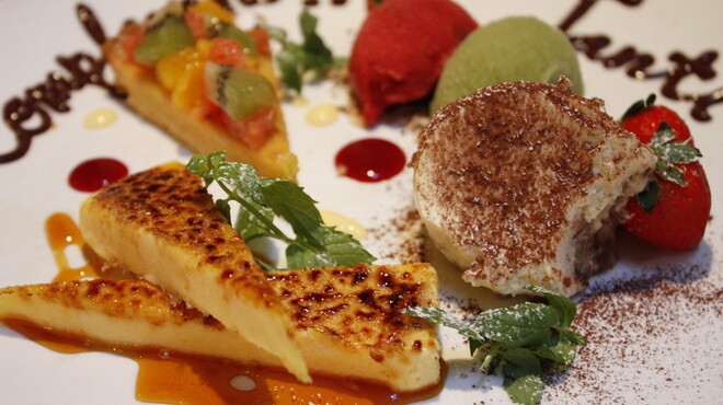 タヴォロッツァ - 料理写真:記念日を特別なデザートでお祝い