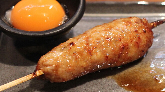 やき鶏 義 - 料理写真:つくね（黄身付き）