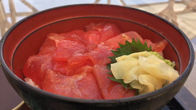 マグロ卸のマグロ丼の店 - メイン写真: