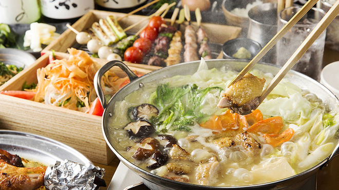 焼き鳥・鶏料理 さいたどう - 料理写真:水炊き鍋や焼き鳥など、鶏料理