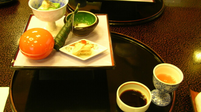 古仙 - 料理写真:お盆の上に前菜が用意されています♪