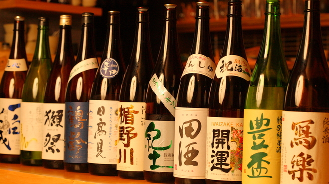 季節料理と地酒 裕 - ドリンク写真:こだわりの日本酒。なかなか入手できないレアな銘柄や、店主の隠し酒もあります。
