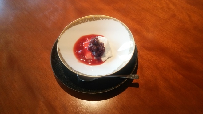 粋香 - 料理写真:ココナッツムース  苺ソース
