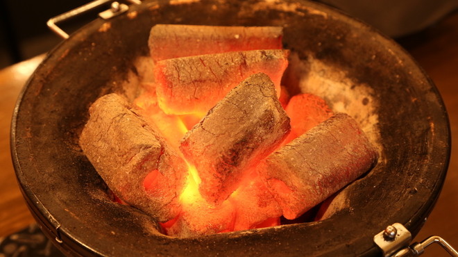 炭火焼ホルモン ぐう - メイン写真: