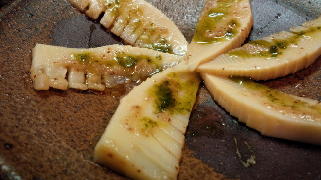 ランコントル - 料理写真:季節のメニューも春は筍のカルパチョ等