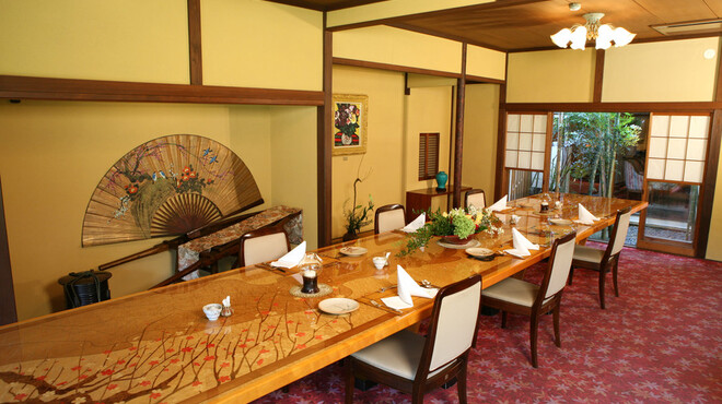 鎌倉山 - 料理写真:本館個室、ご結納、ウエディング、ご接待、親しい方とのゆったりとしたご会食に。