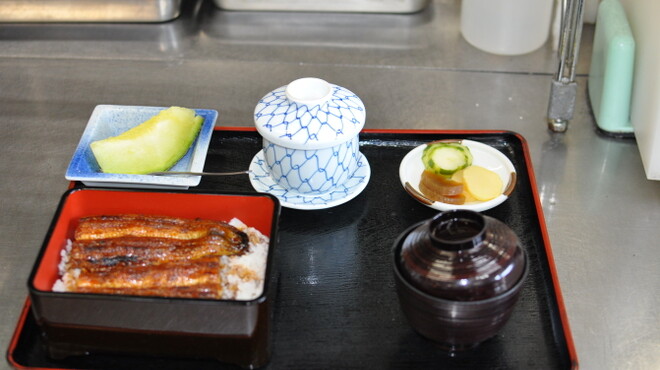 Unakichi - 料理写真:レディース定食です。茶碗蒸しとフルーツをお付けしております。