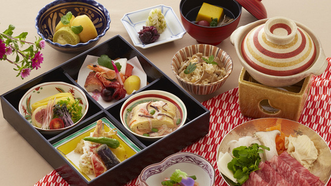 日本料理　弓張月 - 料理写真:湯葉と三田牛の体に優しい小鍋付