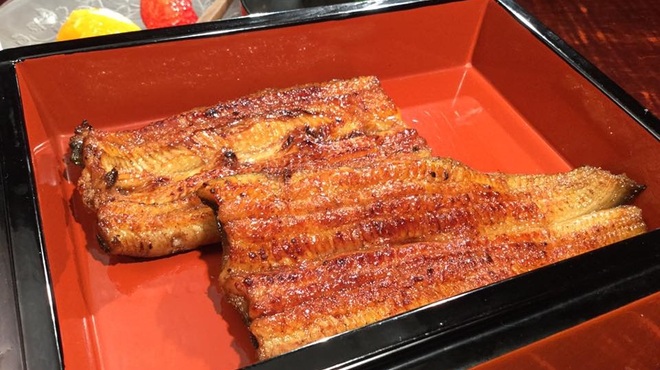 喜代川 - 料理写真:蒲焼き（お座敷）。銅壺という下にお湯が入った器でお出しします