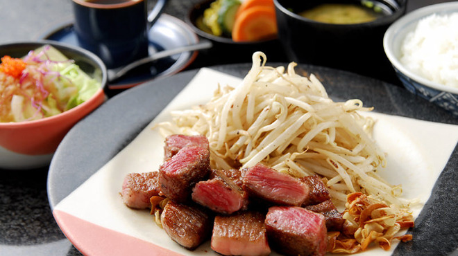 鉄板焼きステーキ あずま - メイン写真: