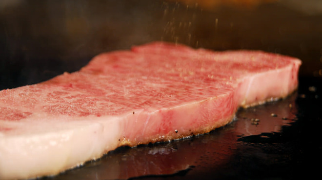 鉄板焼きステーキ あずま - メイン写真: